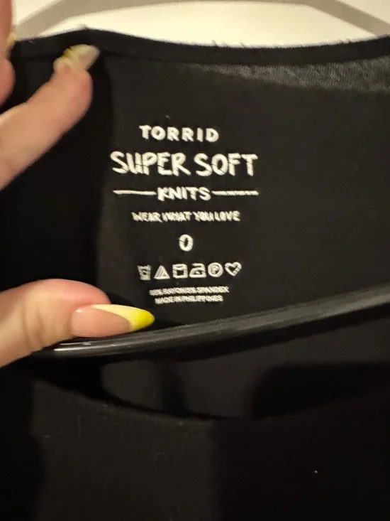 torrid Black Long-Sleeve Top with Ring Accent - Picture 2 of 2